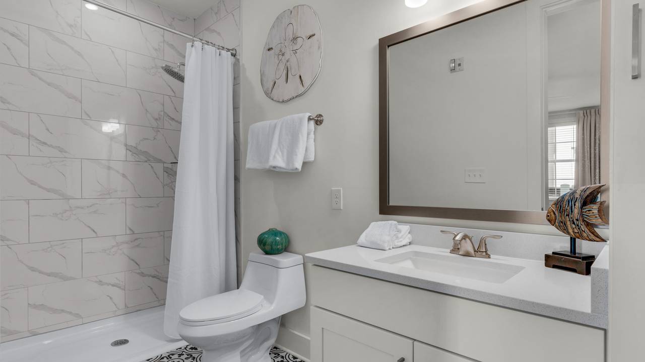 Pinewood 317 Bathroom Pinewood 317 Bathroom