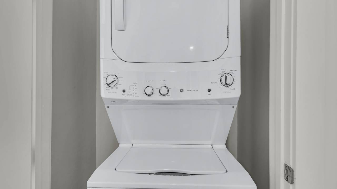 Pinewood 317 Washer and Dryer Pinewood 317 Washer and Dryer