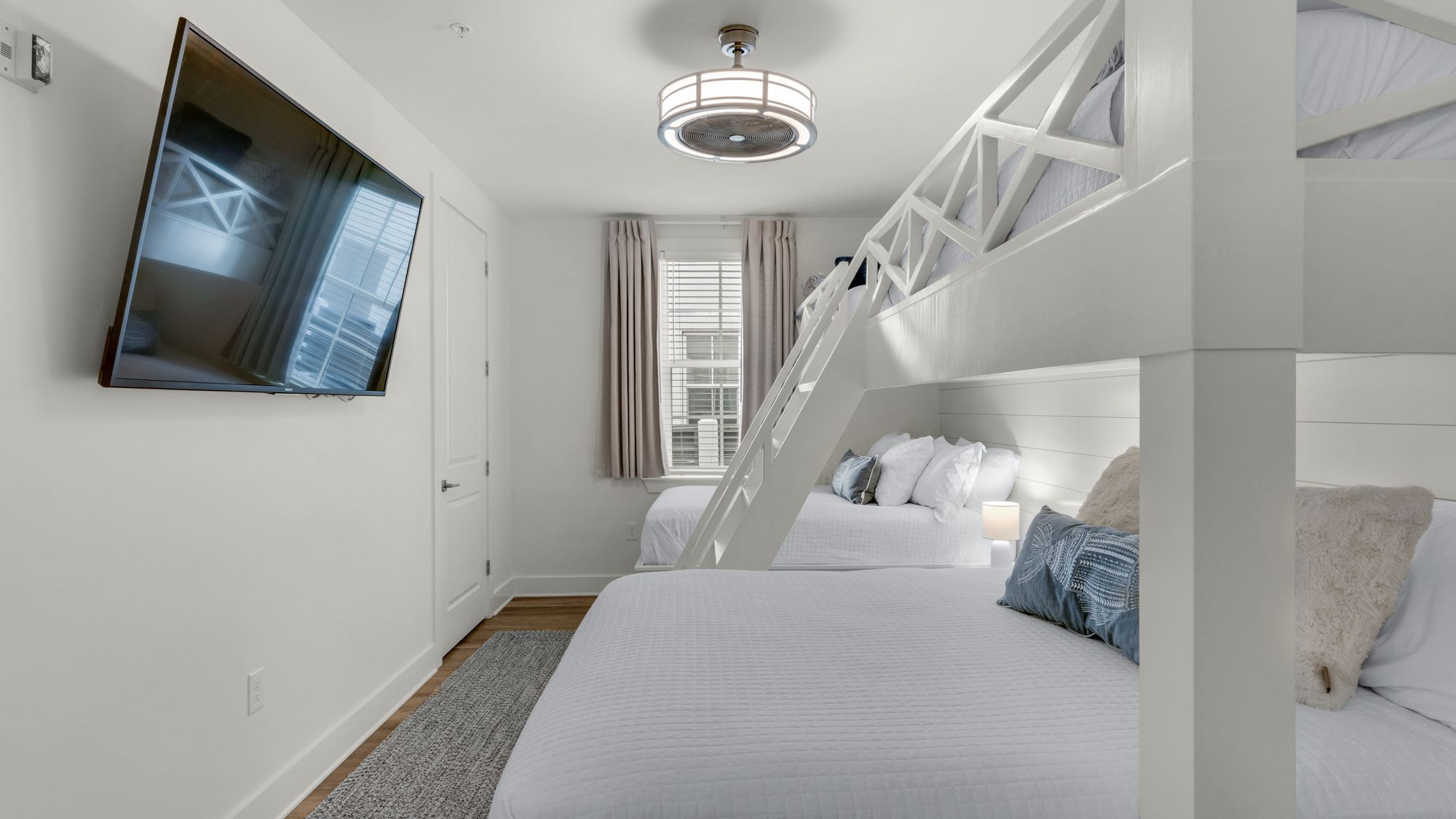 Pinewood 317 Bedroom