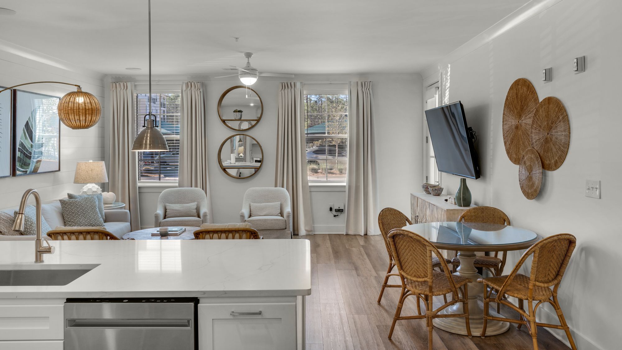 Pinewood 317 Kitchen and Living Area