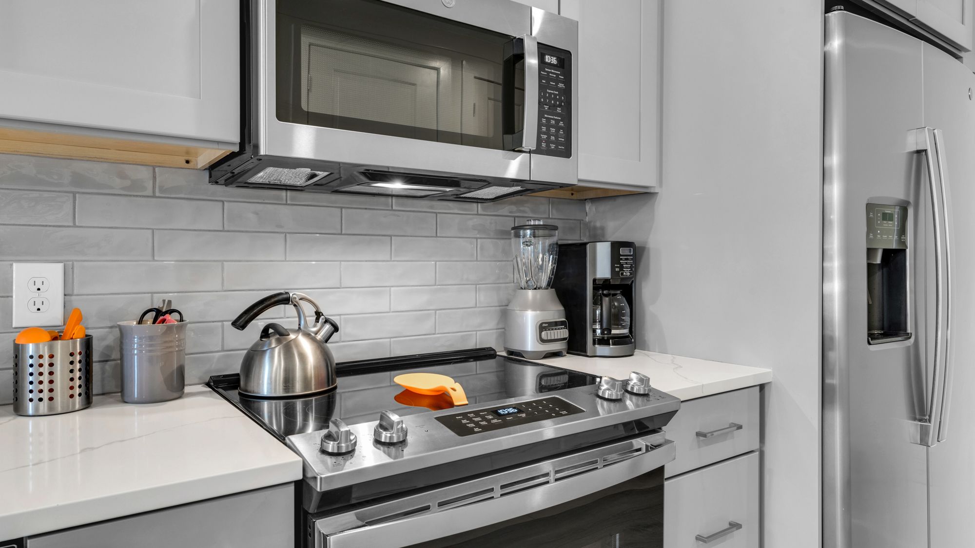 Pinewood 318 Kitchen