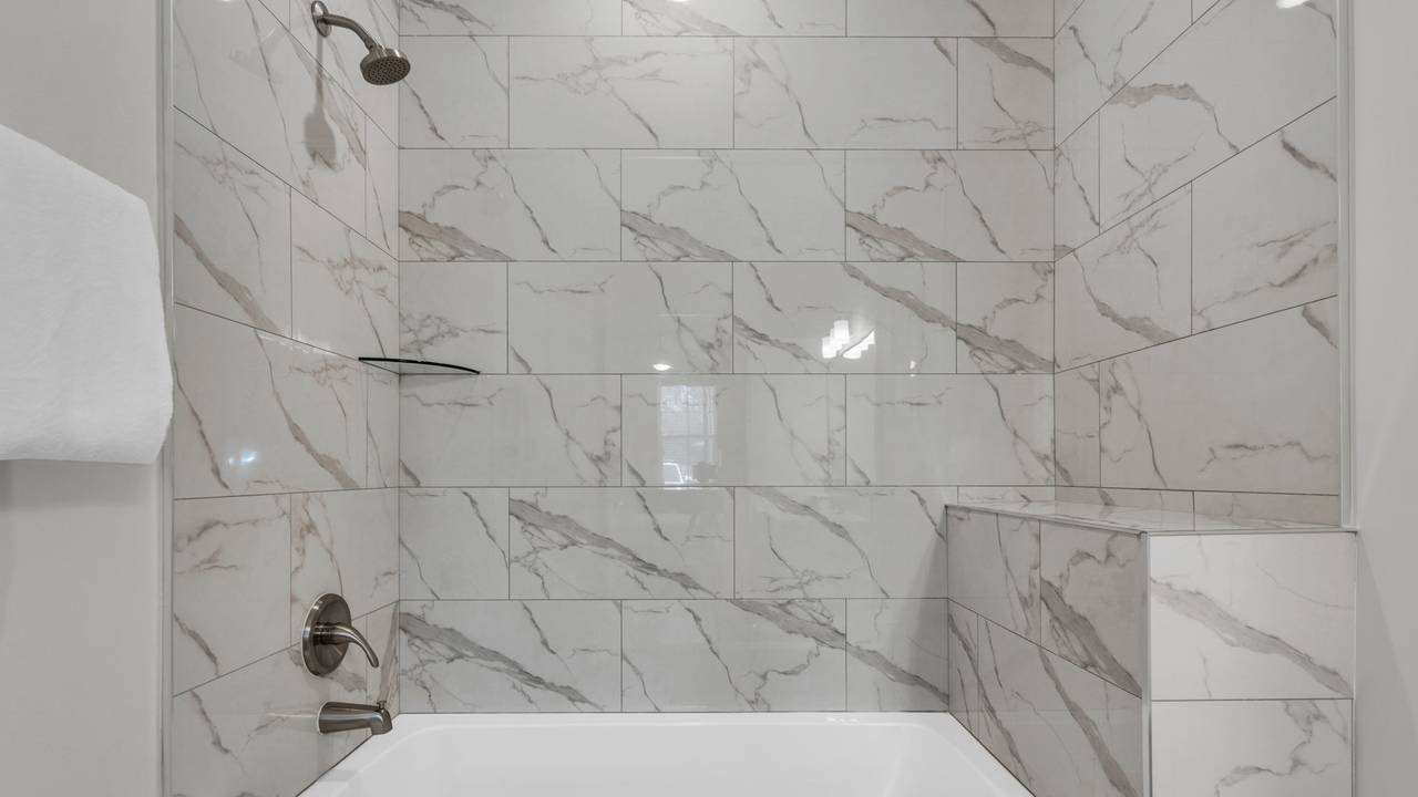 Pinewood 318 Bathroom Pinewood 318 Bathroom