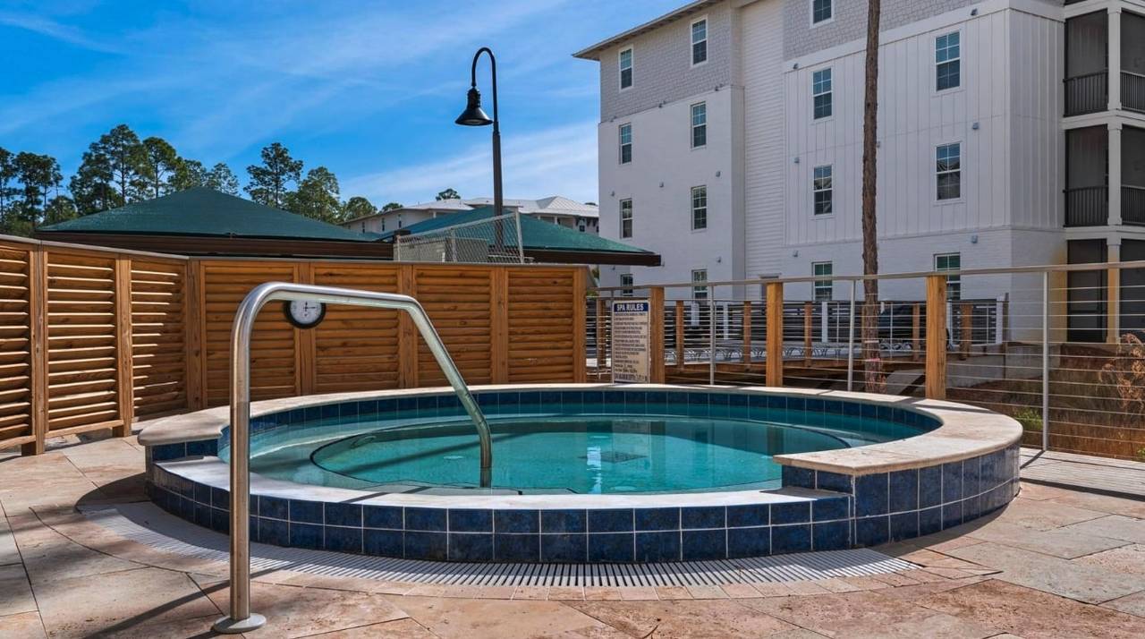 Pinewood30A Hot Tub Pinewood30A Hot Tub