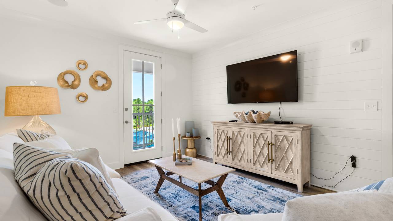 Pinewood 341 Living Area Pinewood 341 Living Area