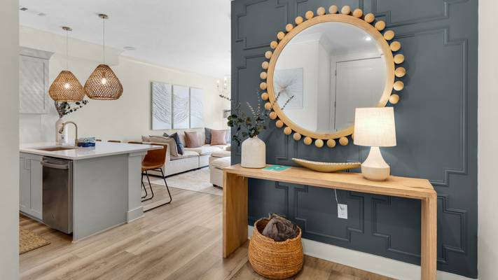 Pinewood 421 Entrance Way Pinewood 421 Entrance Way