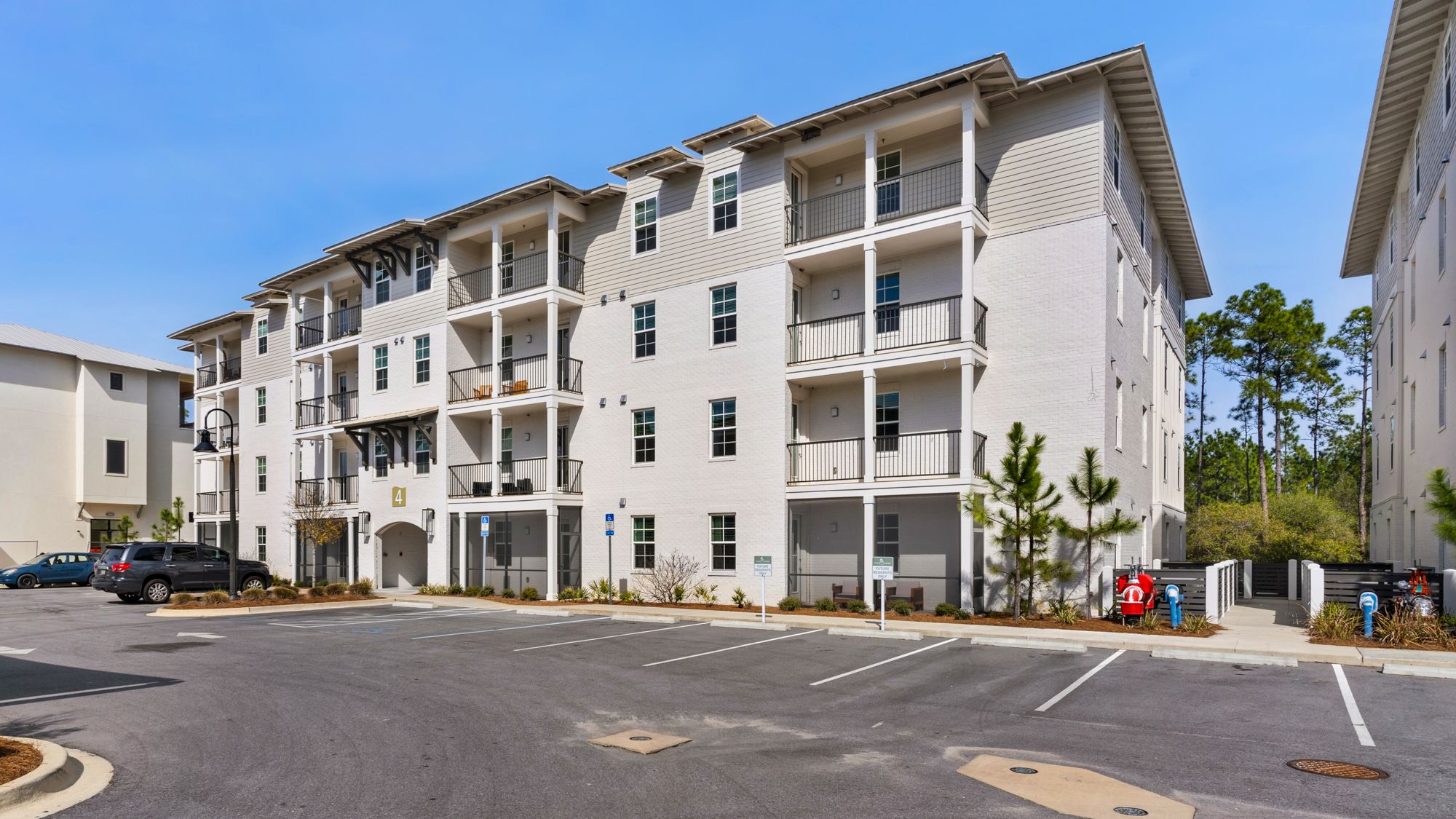 Pinewood30A Exterior