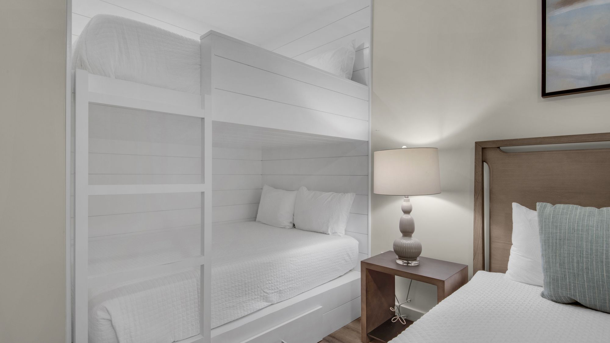 Pinewood 415 Bedroom