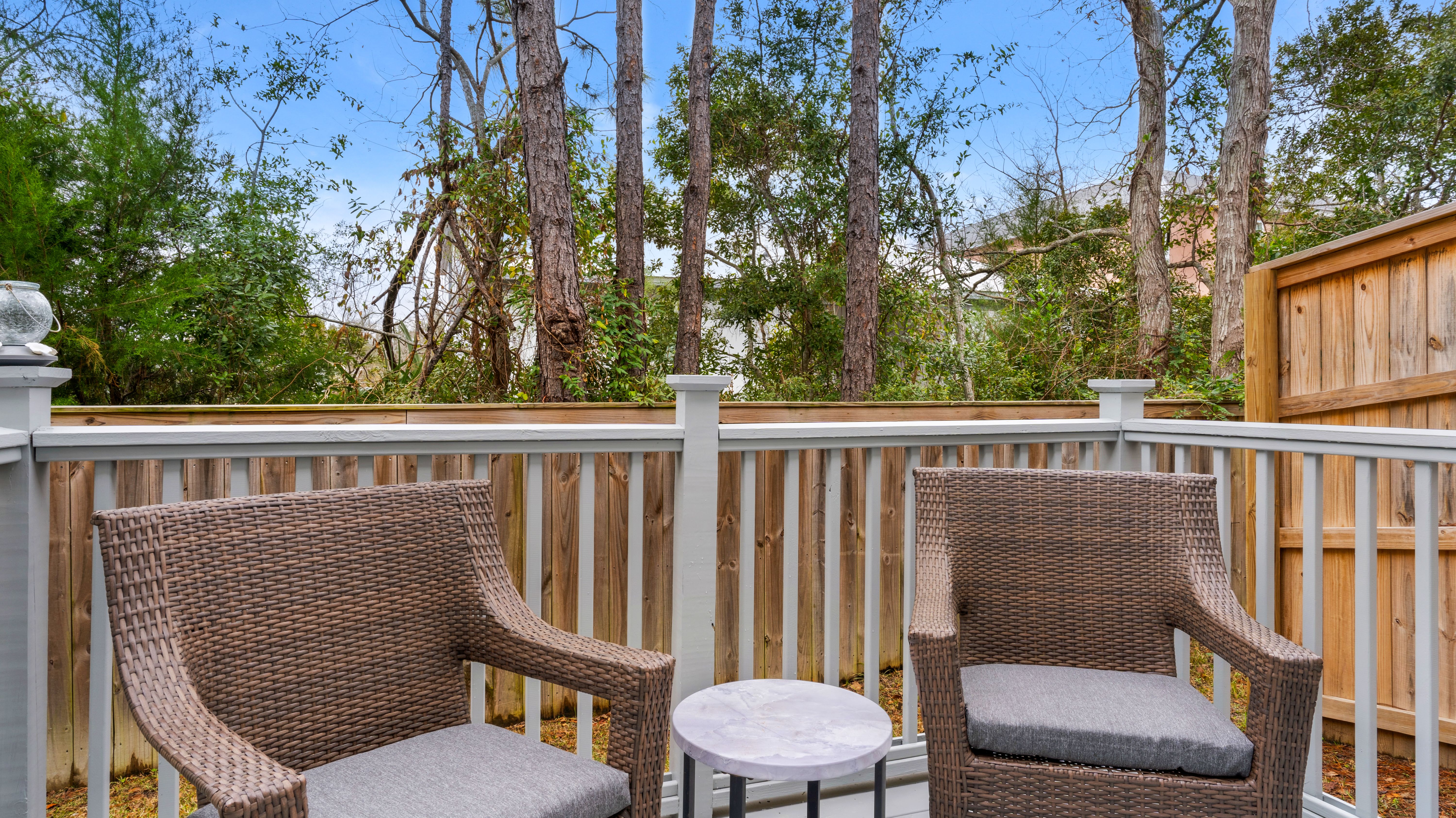 JOAN5 Deck Patio Area