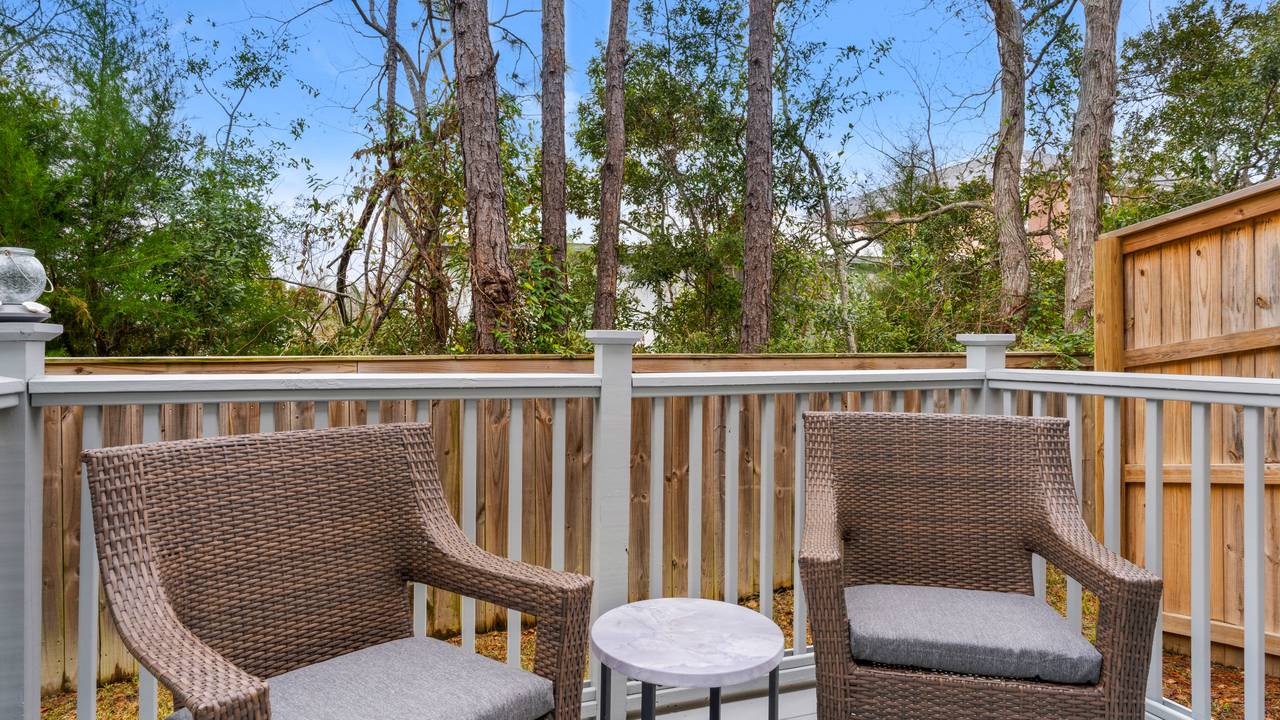 JOAN5 Deck Patio Area JOAN5 Deck Patio Area