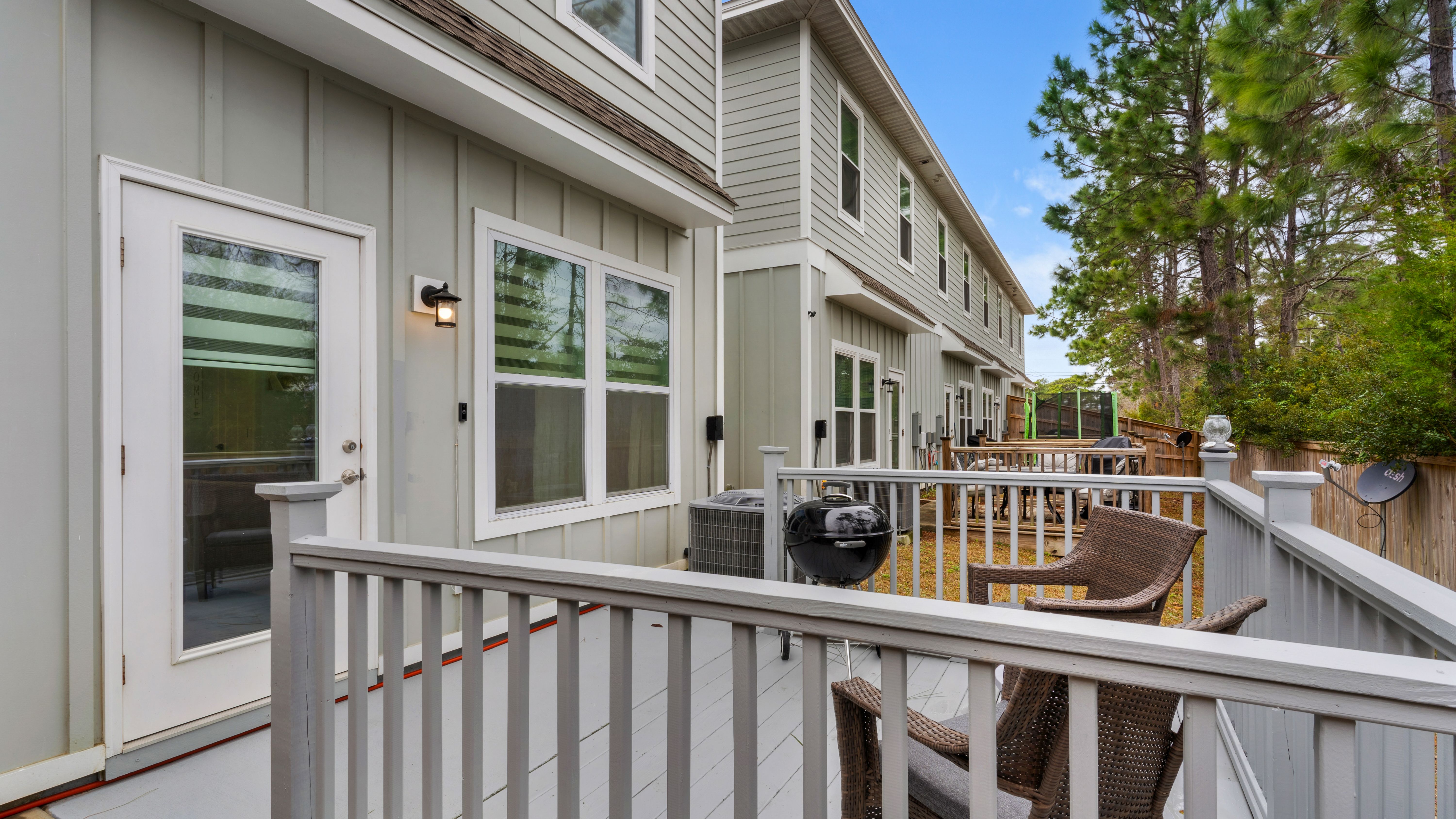 JOAN5 Deck Patio Area