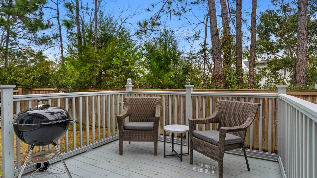 JOAN5 Deck Patio Area JOAN5 Deck Patio Area