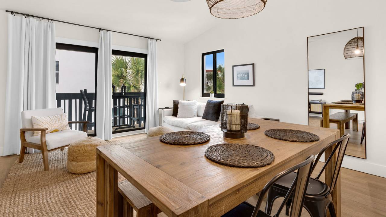 Beachside Condo 24 - Dining area Beachside Condo 24 - Dining area