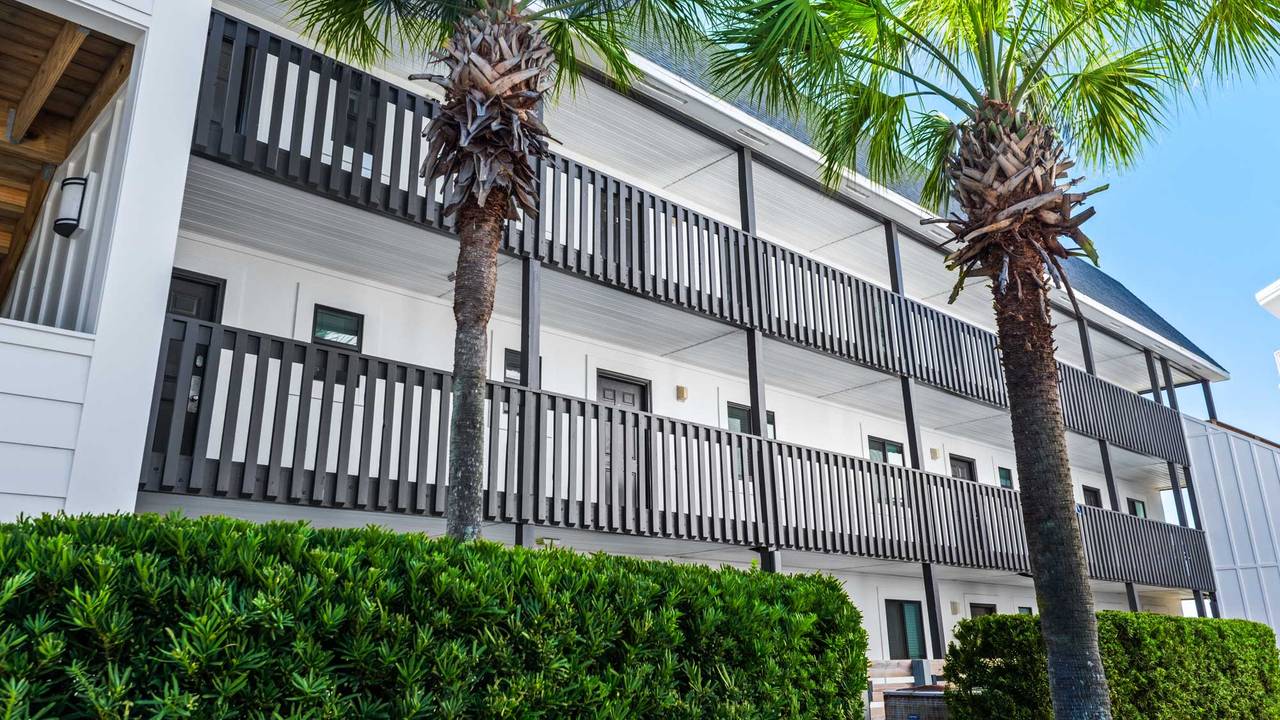 Beachside Grounds & Amenities Beachside Grounds & Amenities