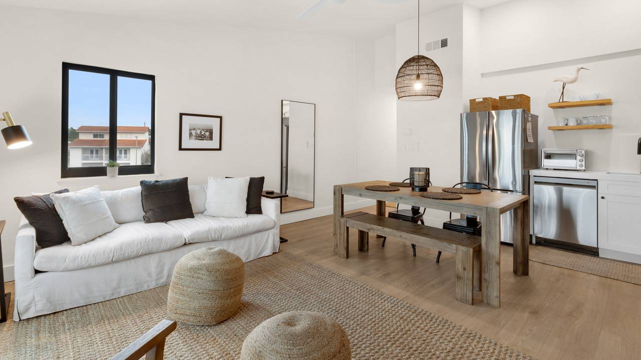 Beachside Condo 24 - Living area Beachside Condo 24 - Living area