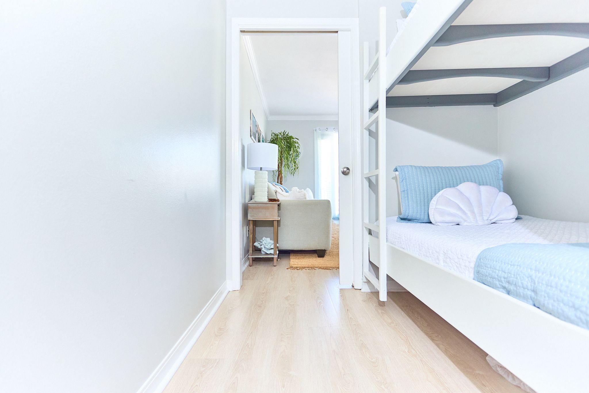 SBD212 Bungalow 6 - Hallway Bunks