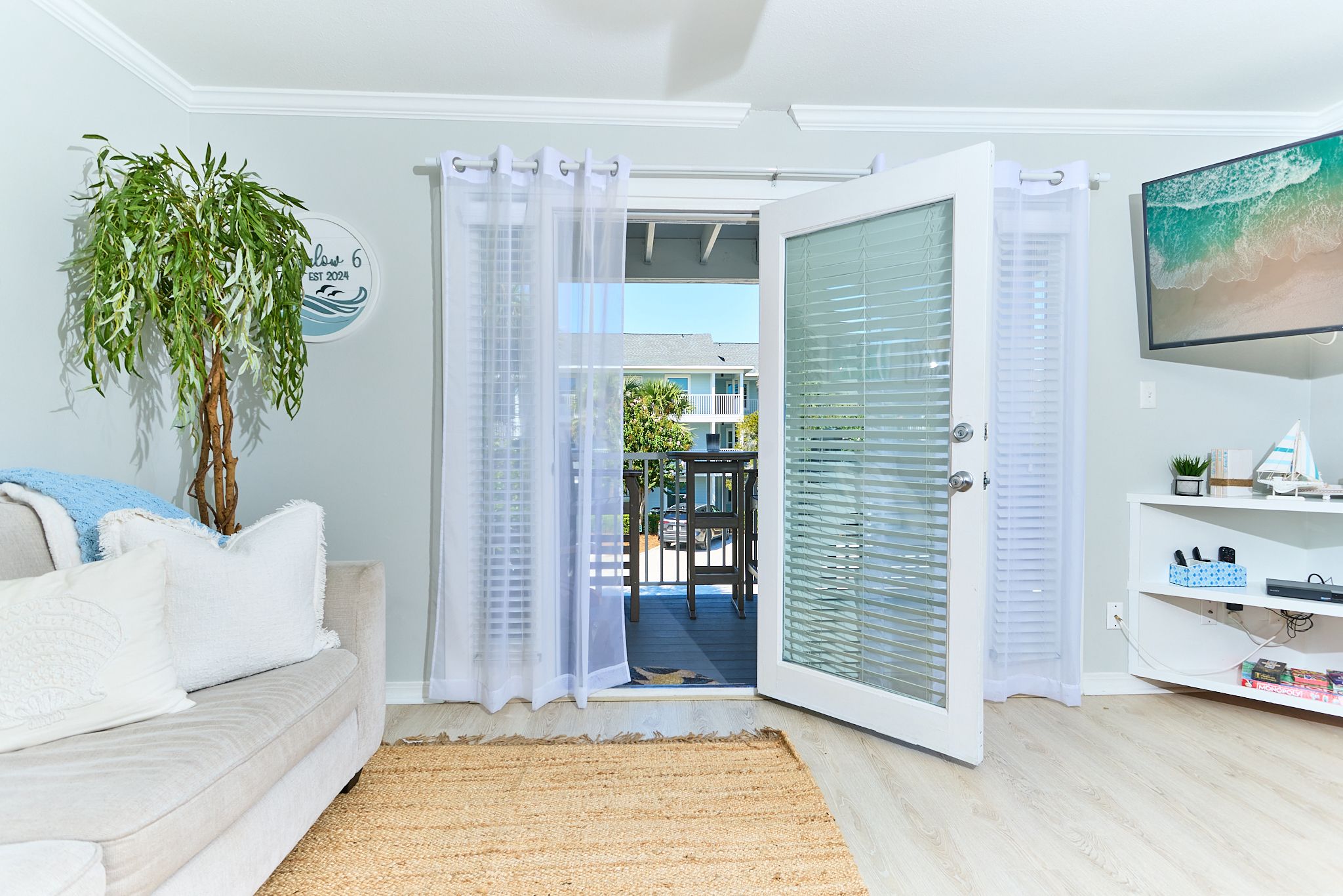 SBD212 Bungalow 6 - Living area
