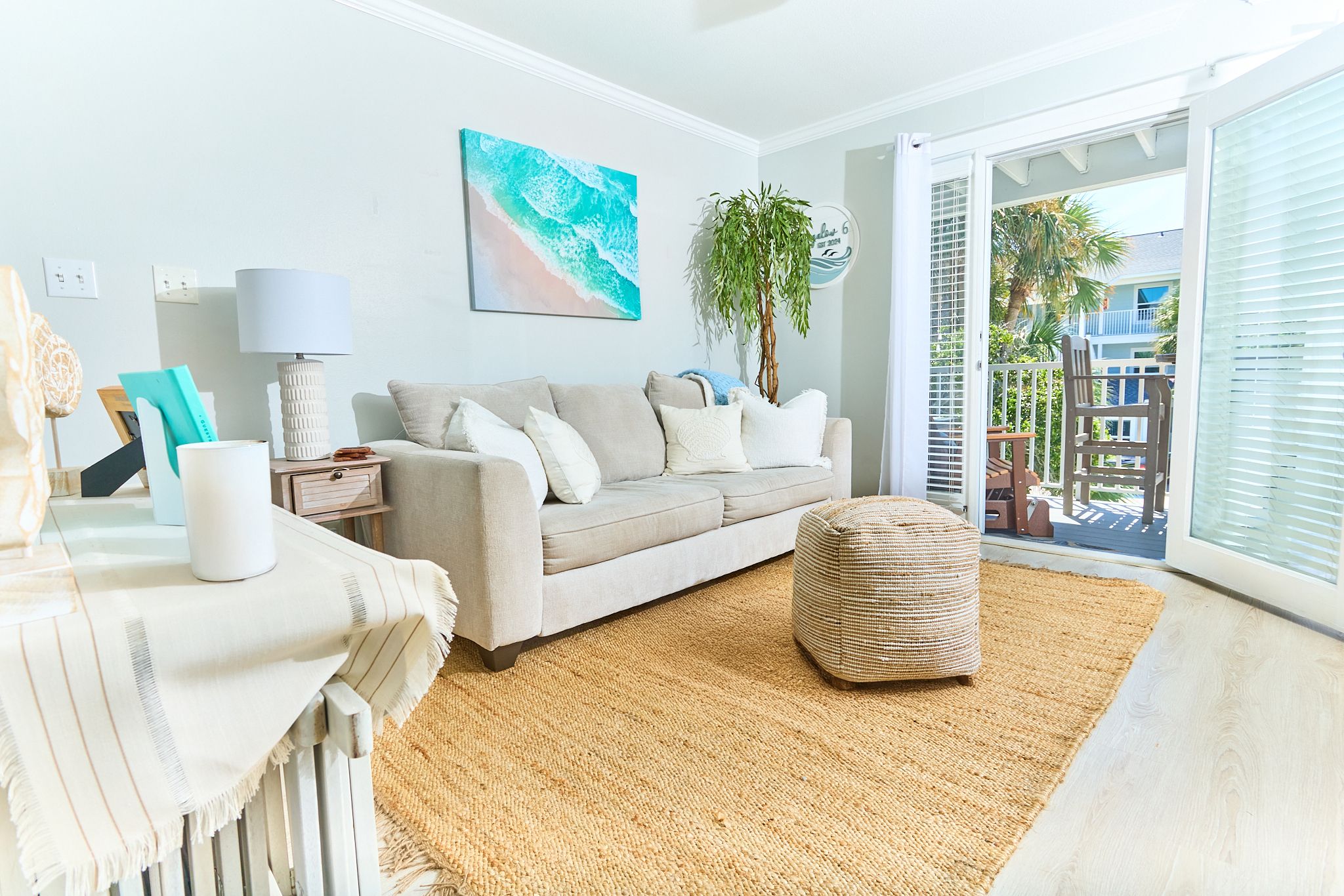 SBD212 Bungalow 6 - Living area