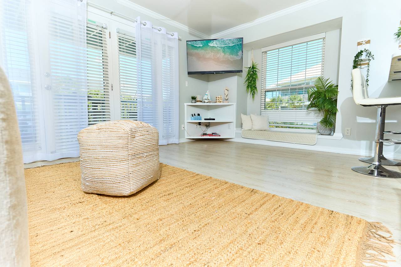 SBD212 Bungalow 6 - TV & Breakfast Bar SBD212 Bungalow 6 - TV & Breakfast Bar