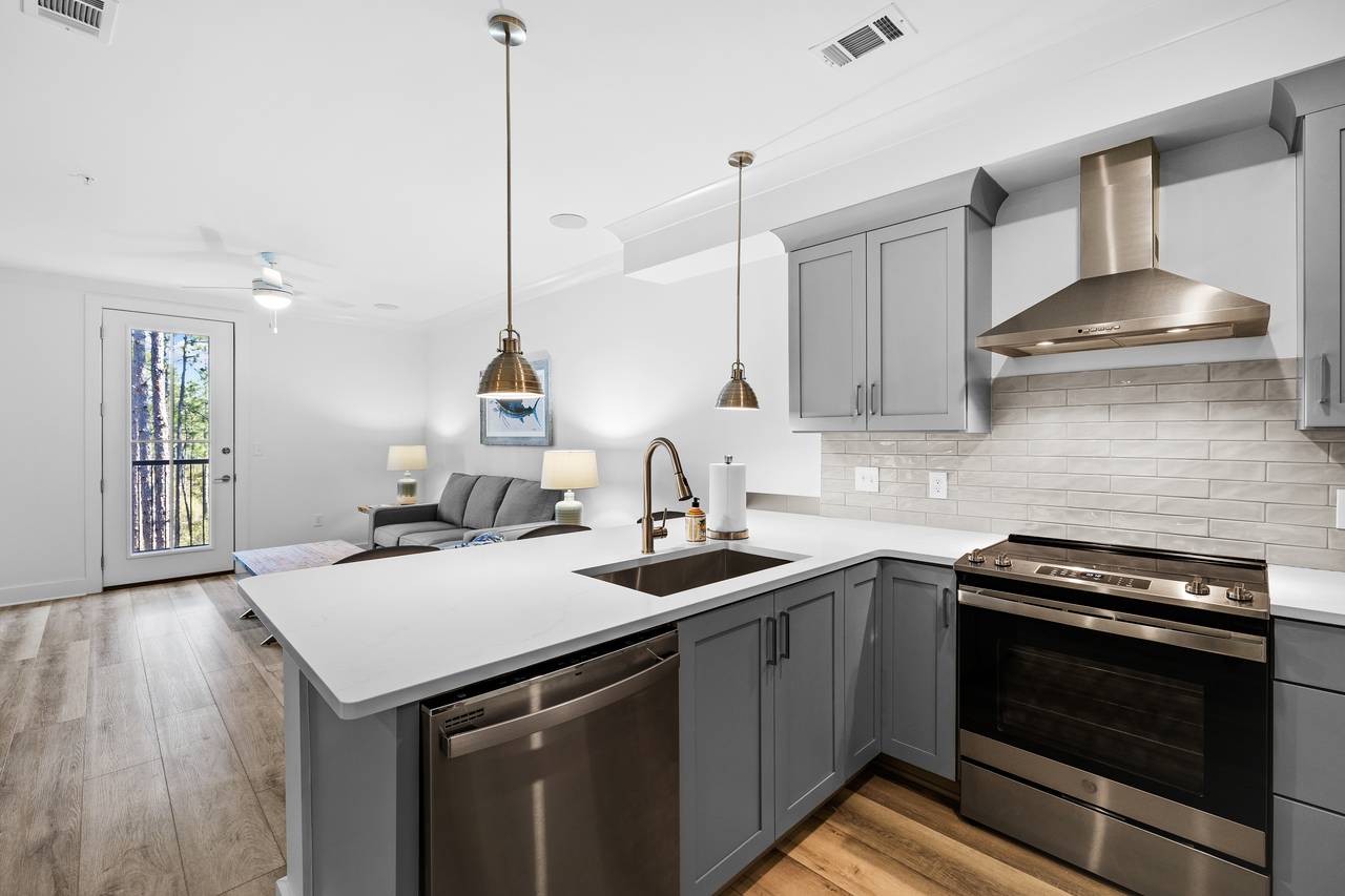 PNWD334 Kitchen Area PNWD334 Kitchen Area