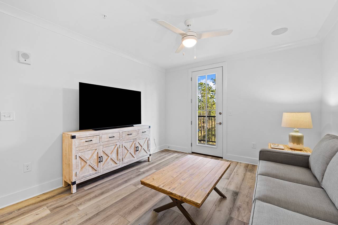 PNWD334 Living Area PNWD334 Living Area