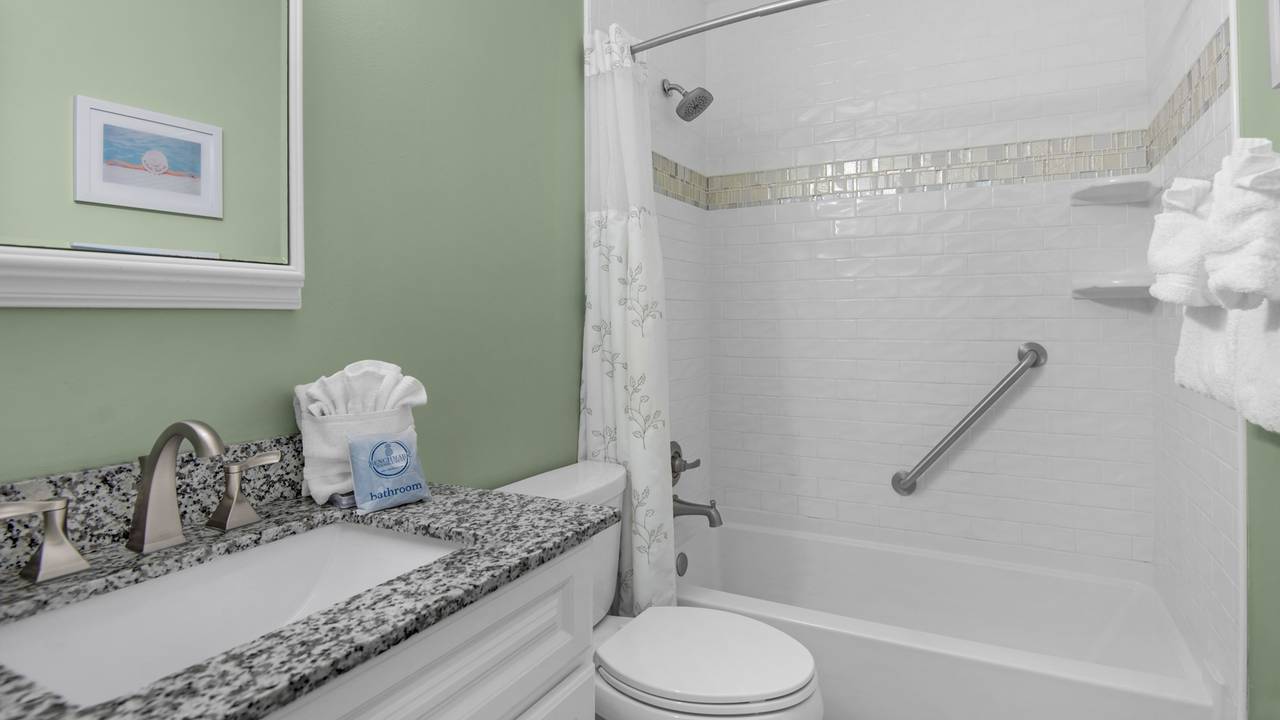 Cassine Garden 184 Bathroom Cassine Garden 184 Bathroom