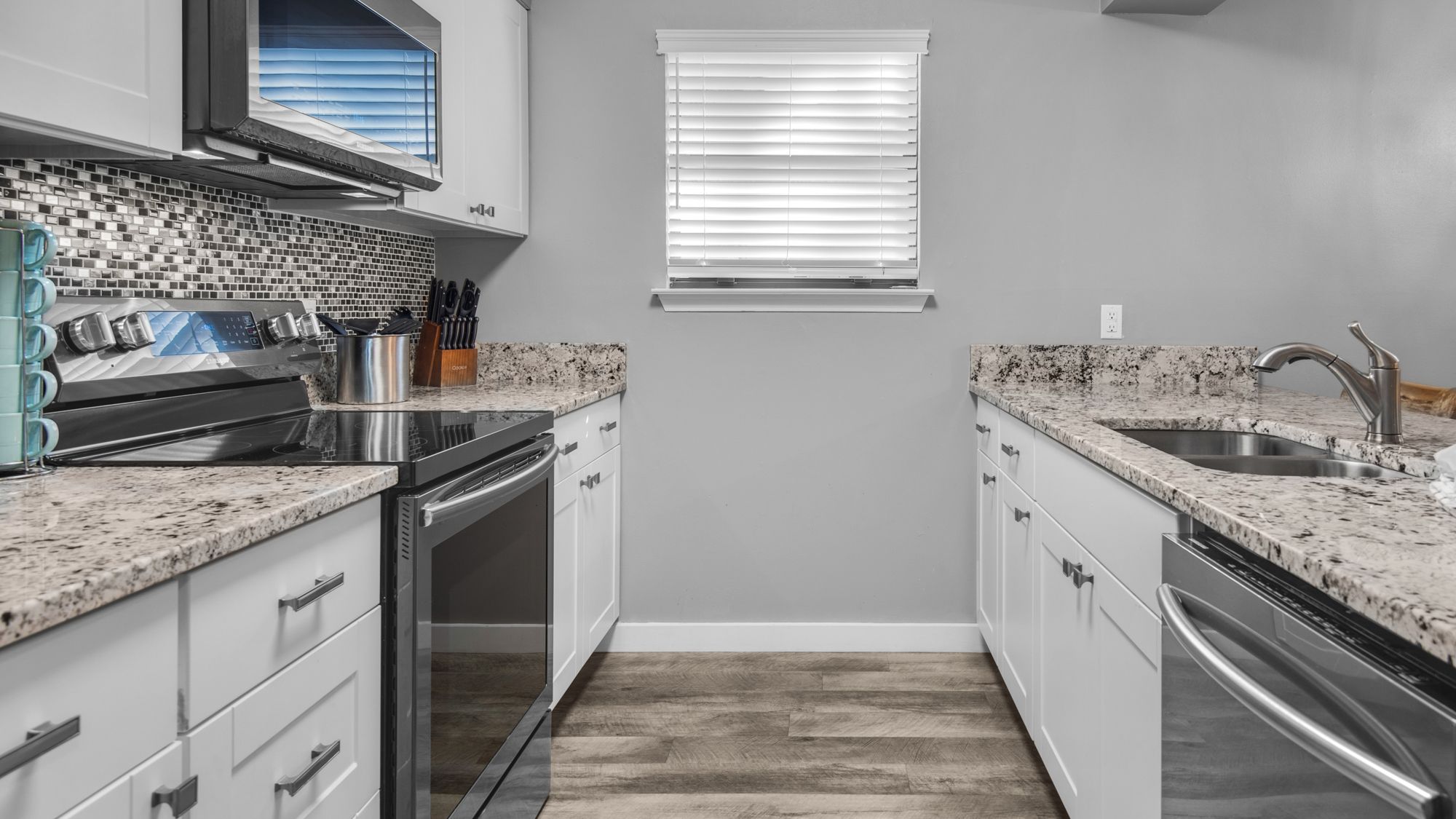 Cassine Garden 184 Kitchen Area