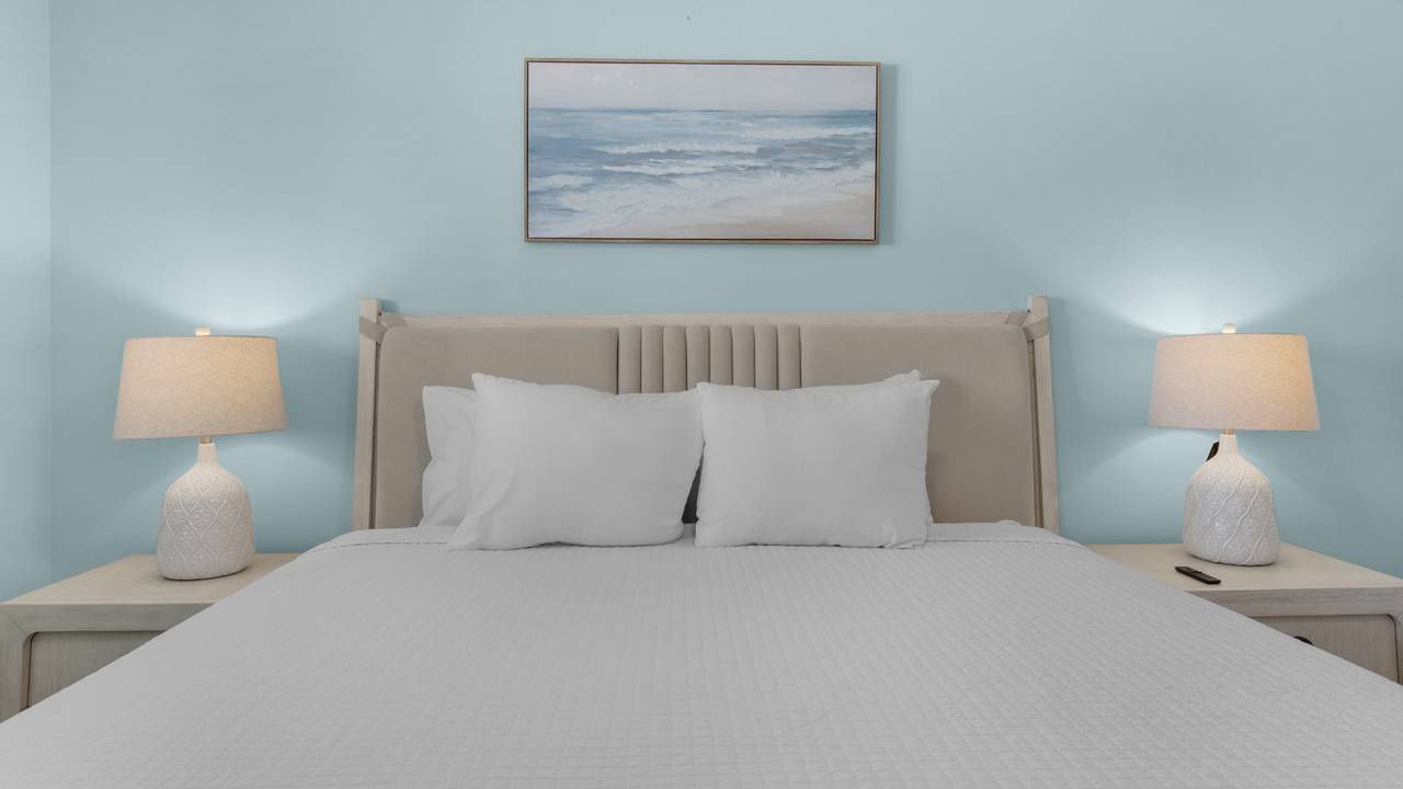 Crystal Sands 111B - Bedroom w/ King bed Crystal Sands 111B - Bedroom w/ King bed