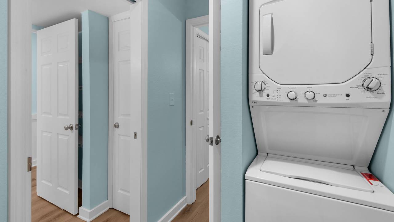 Crystal Sands 111B - Washer & Dryer Crystal Sands 111B - Washer & Dryer