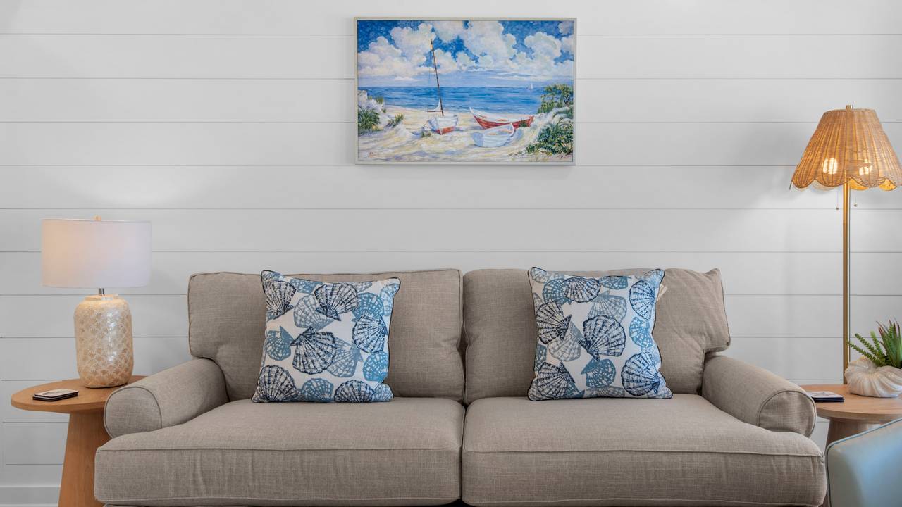 Crystal Sands 111B - Cozy sofa Crystal Sands 111B - Cozy sofa