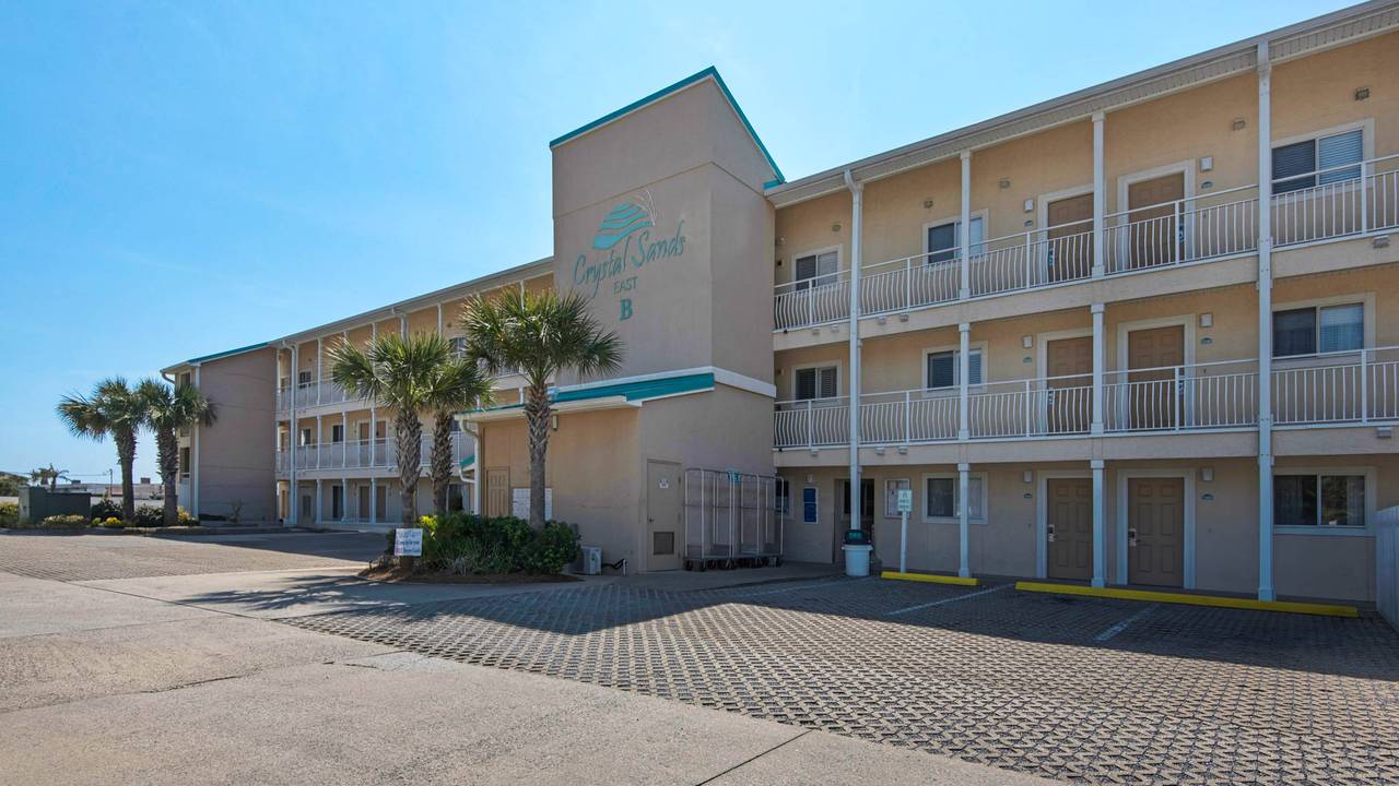 Crystal Sands Grounds & Amenities Crystal Sands Grounds & Amenities