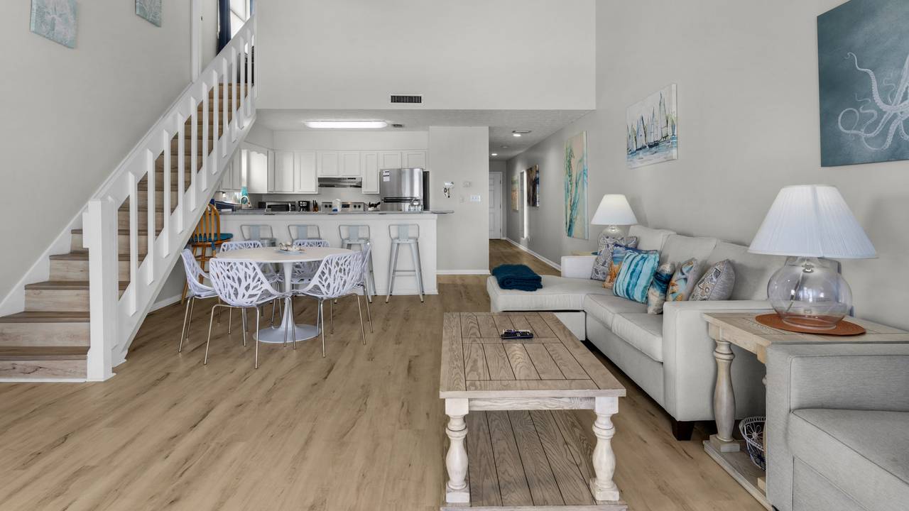 Eastern Shores 215 Eastern Shores 215