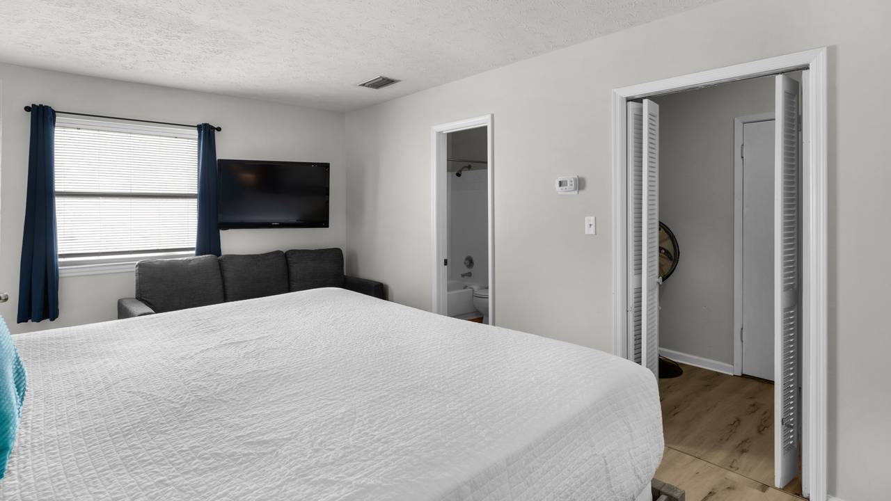 Eastern Shores 215 Eastern Shores 215