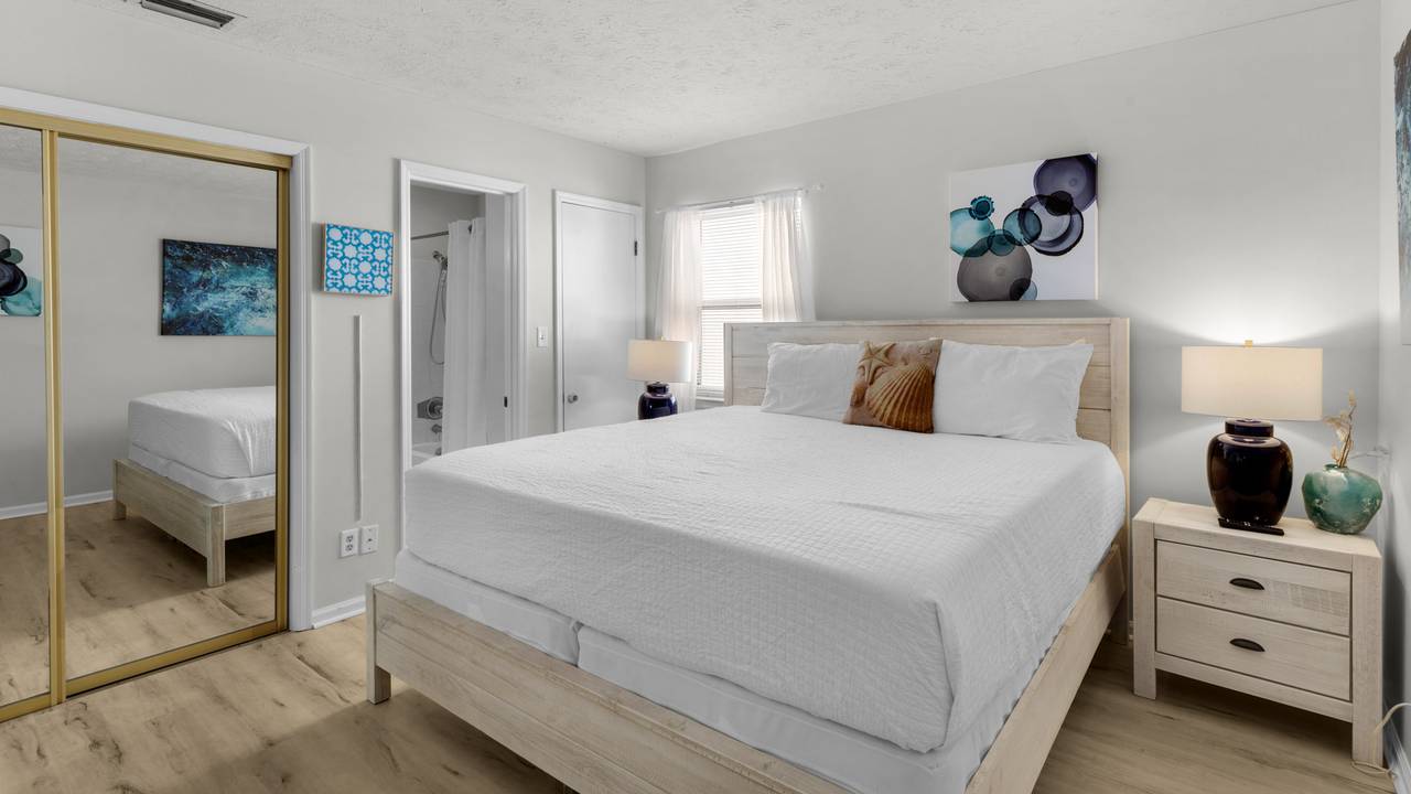 Eastern Shores 215 Eastern Shores 215