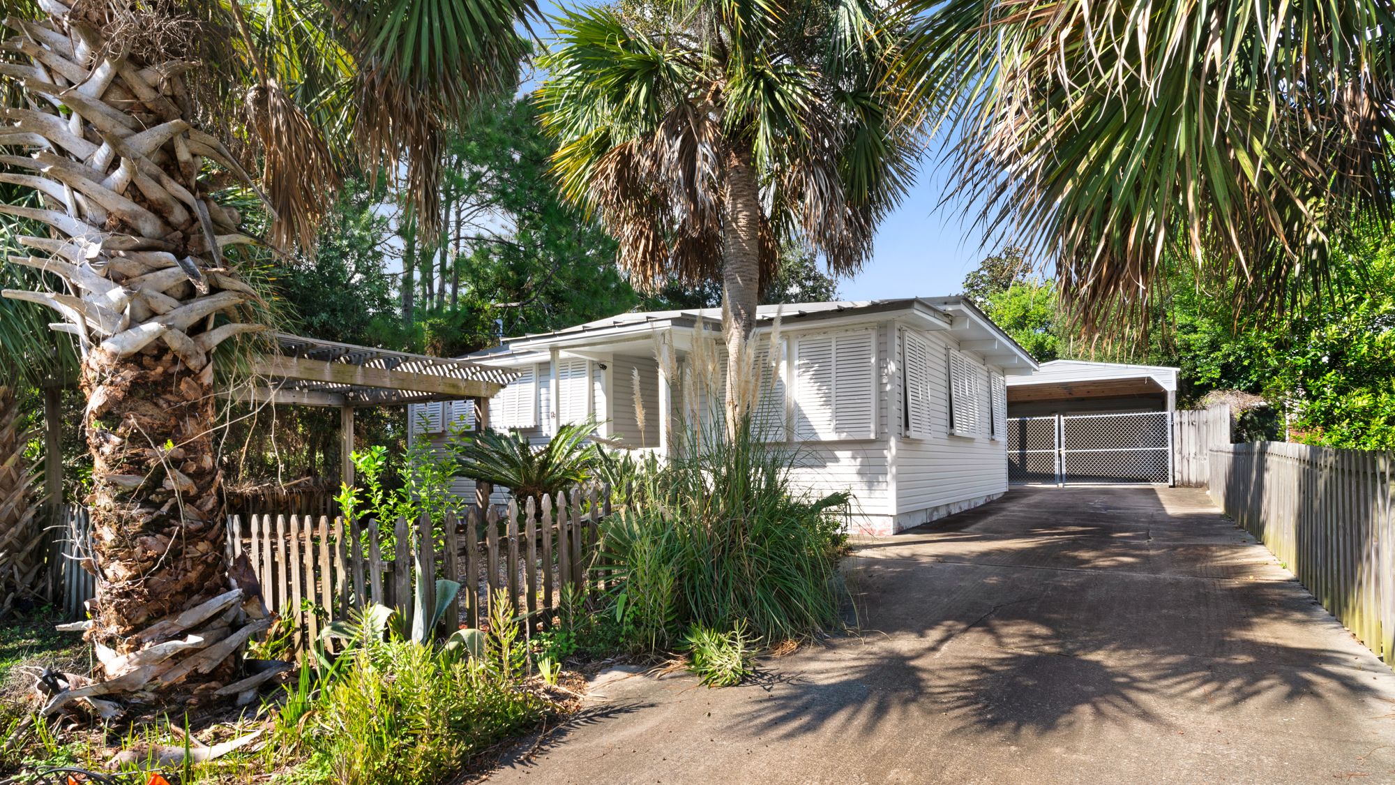 Vintage Waves Exterior