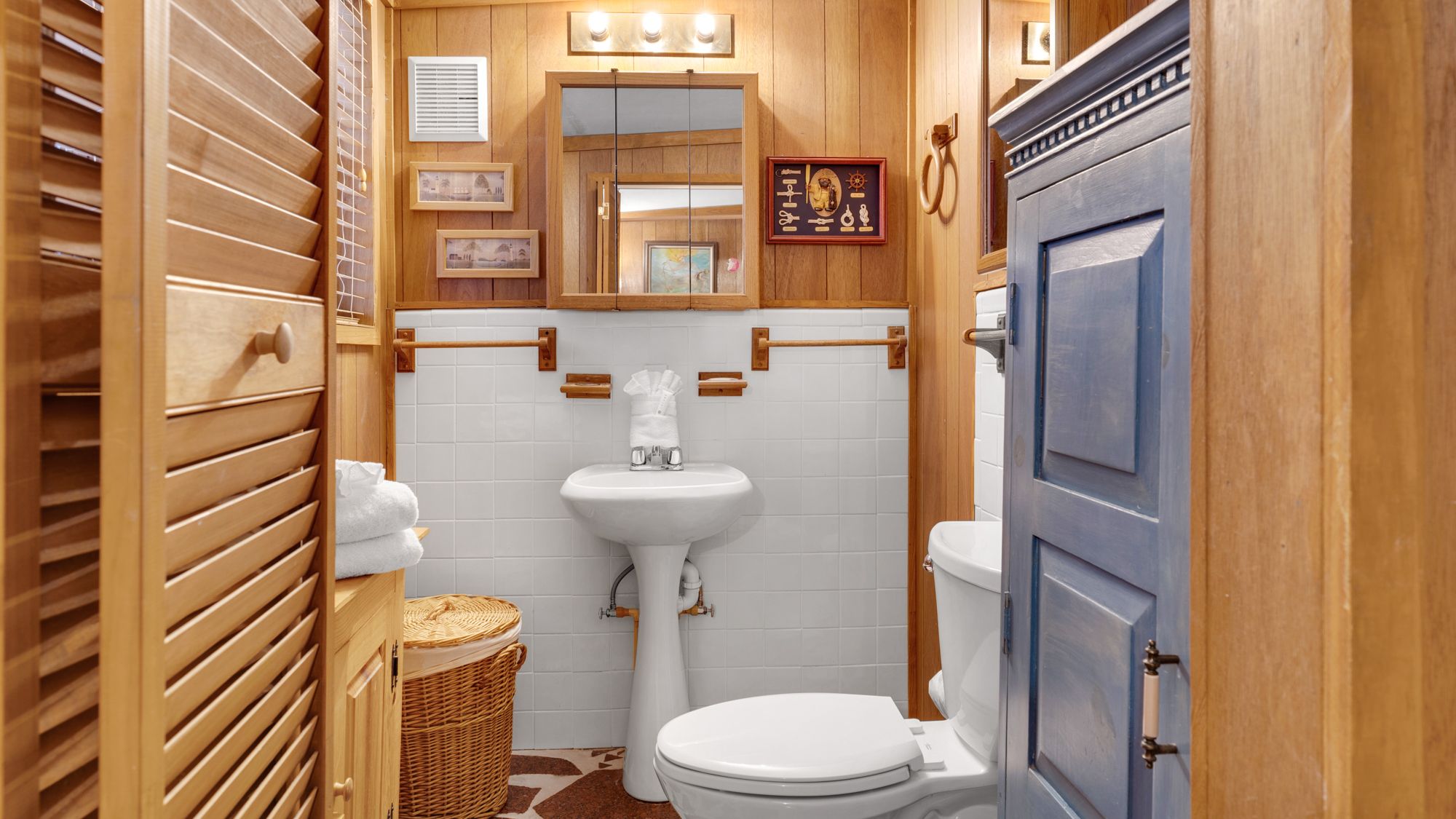 Vintage Waves Bathroom