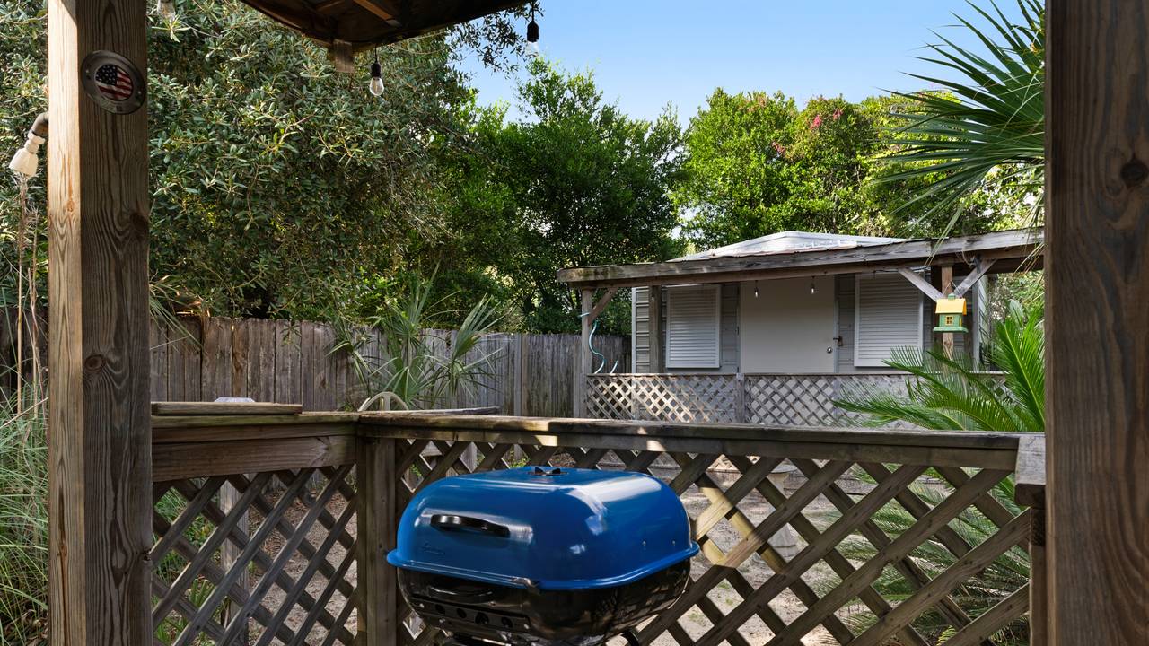 Vintage Waves BBQ Grill Vintage Waves BBQ Grill