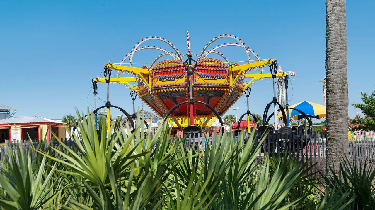 Pier Park Grounds and Amenities Pier Park Grounds and Amenities