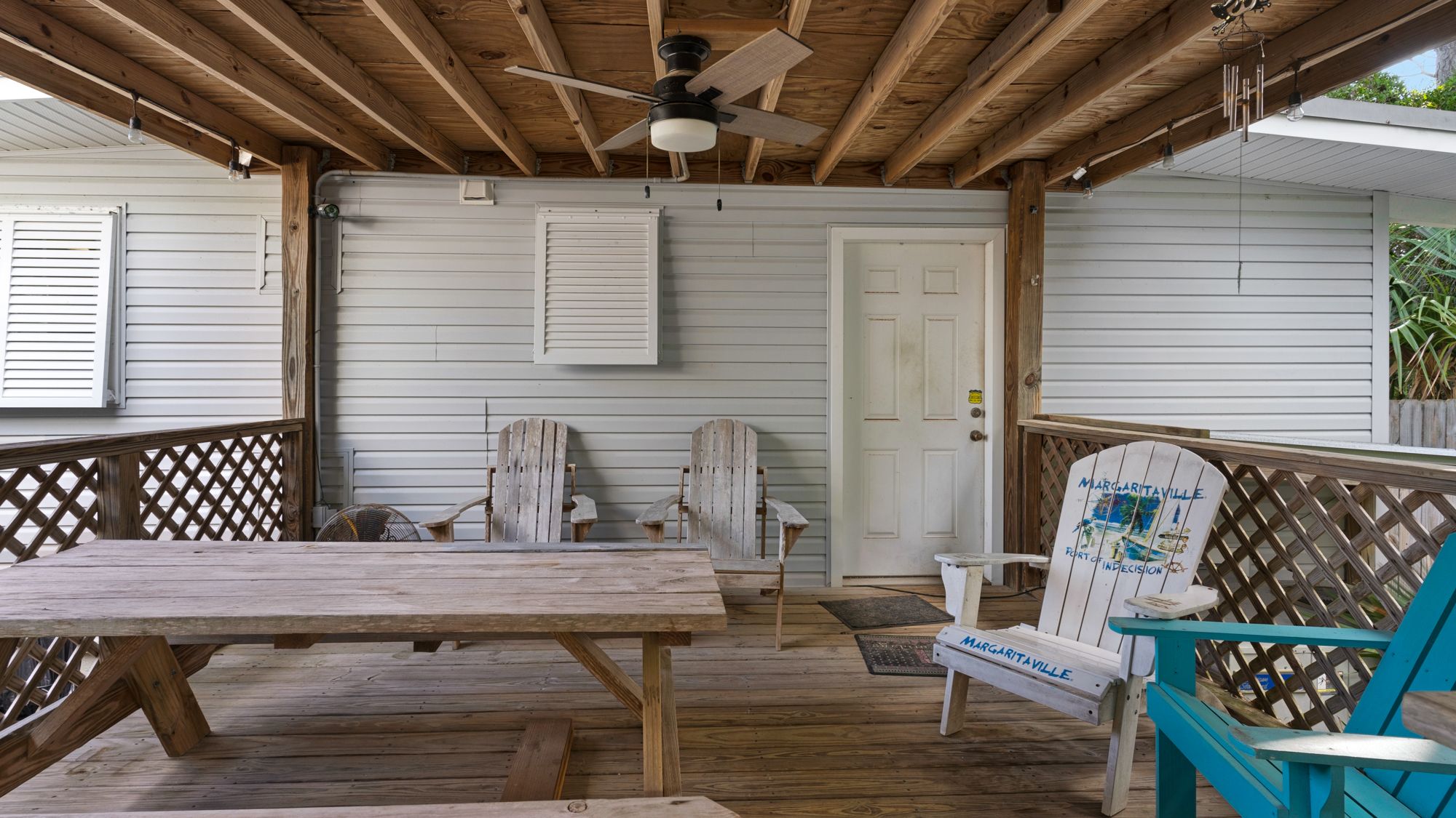 Vintage Waves Covered Deck