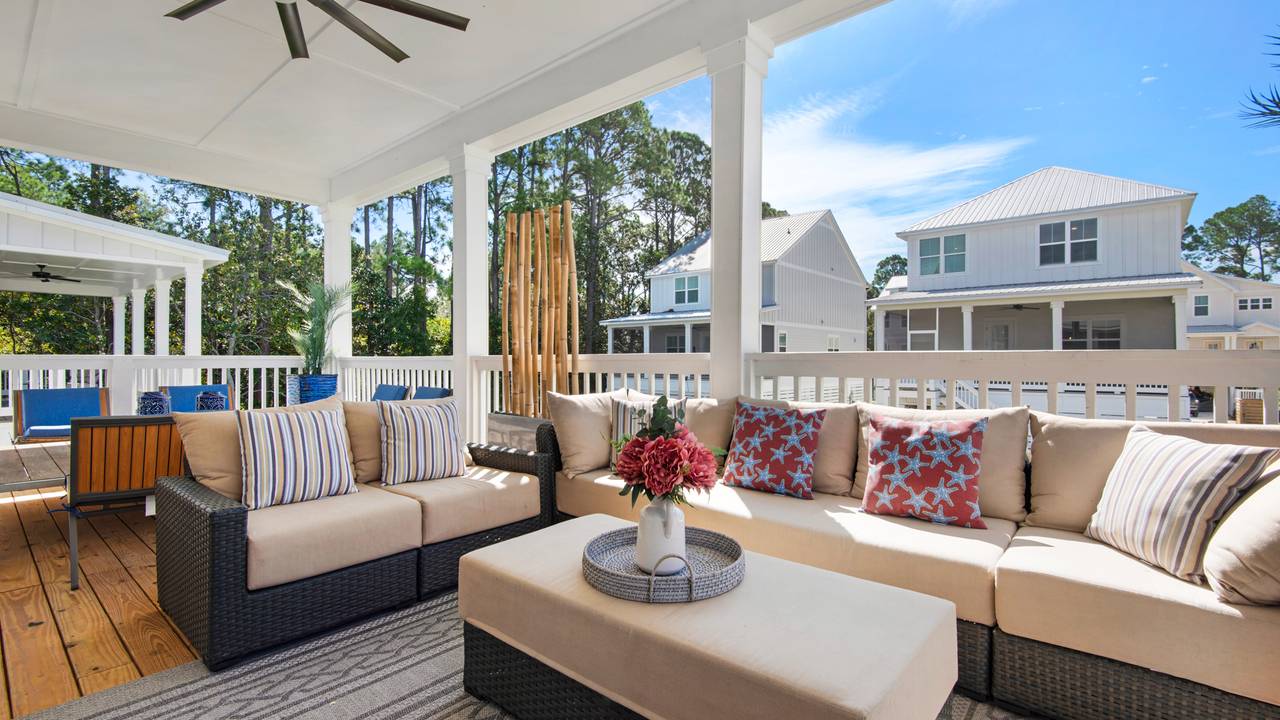 46 Tyler James Way upstairs deck area 46 Tyler James Way upstairs deck area