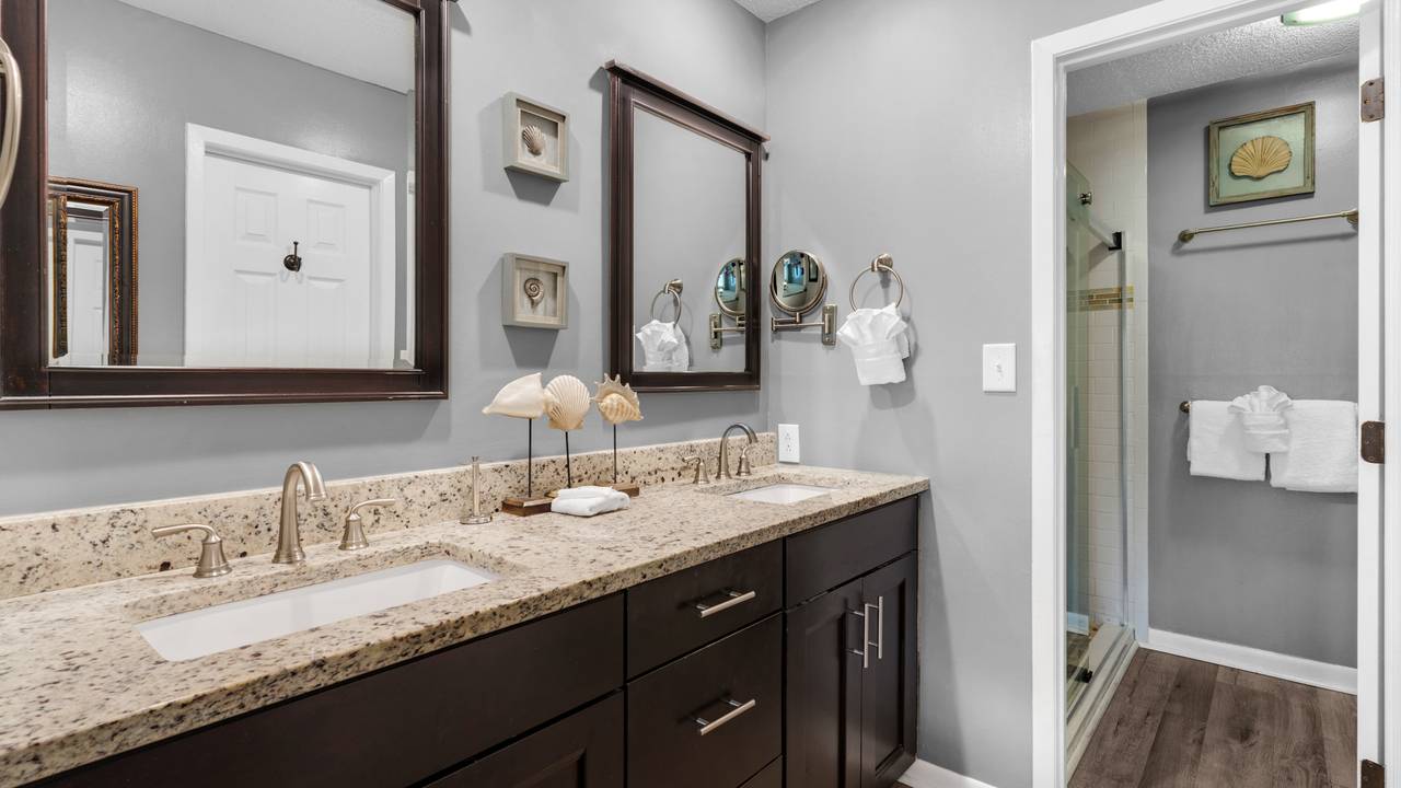 Edgewater Golf Villa 707 Bathroom Edgewater Golf Villa 707 Bathroom