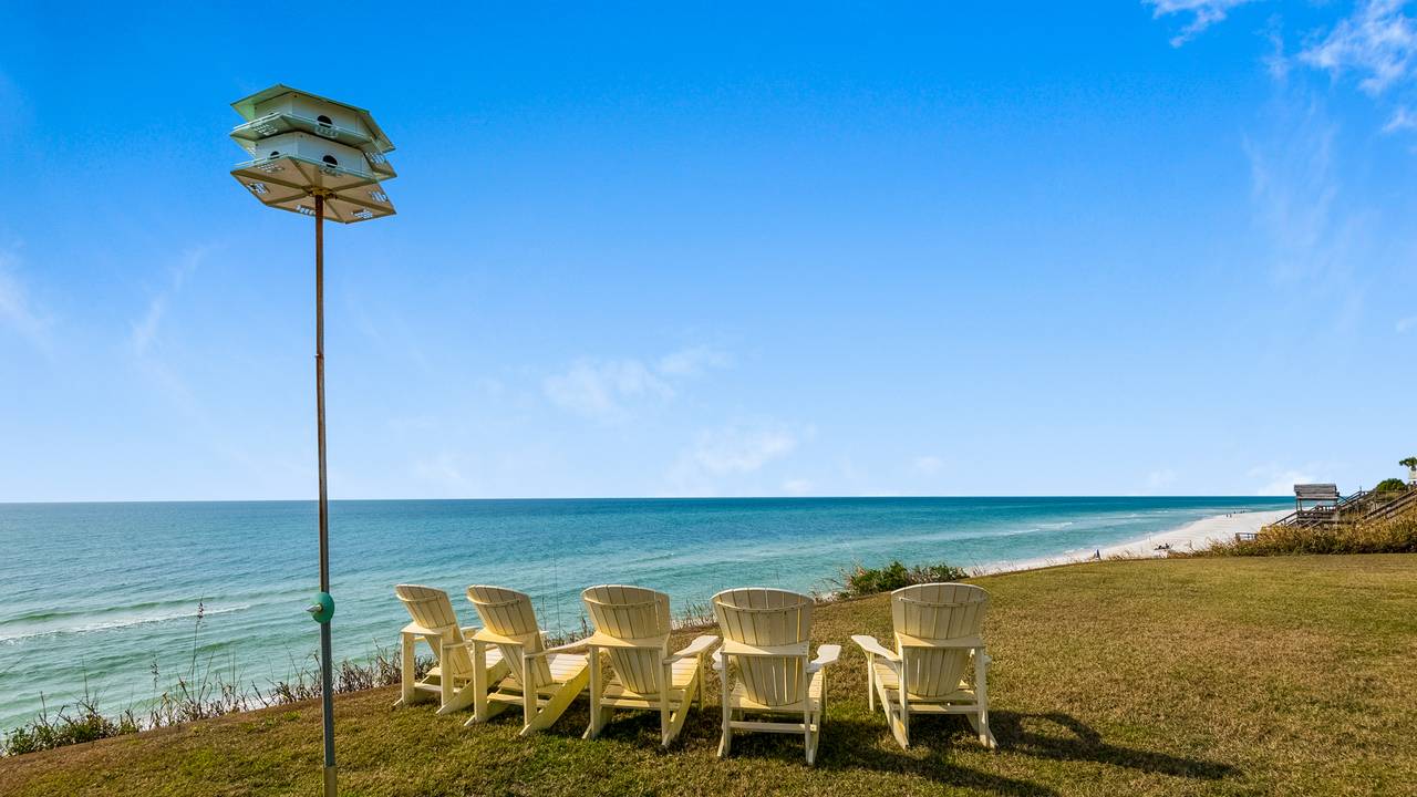 Sand Cliffs Grounds & Amenities Sand Cliffs Grounds & Amenities