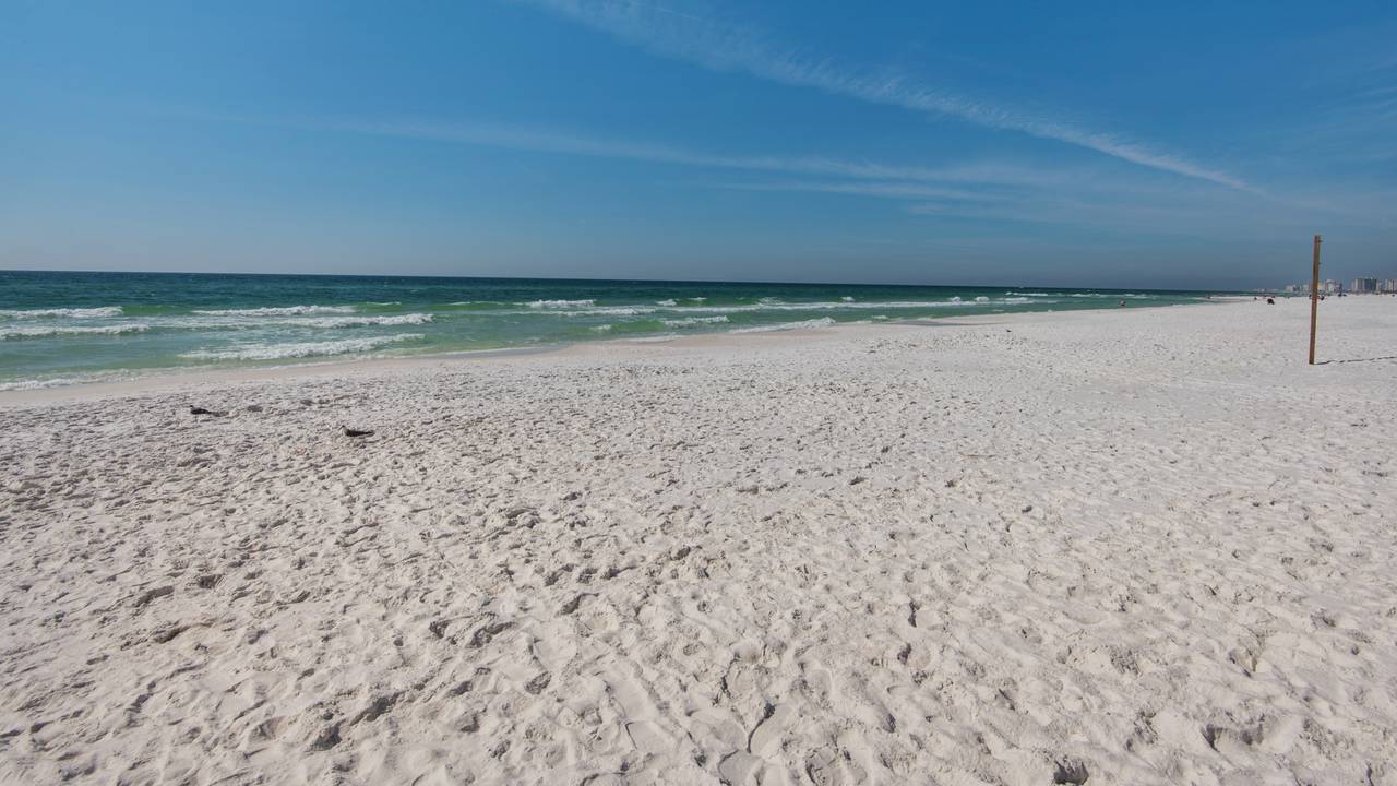 Sand Cliffs Grounds & Amenities Sand Cliffs Grounds & Amenities