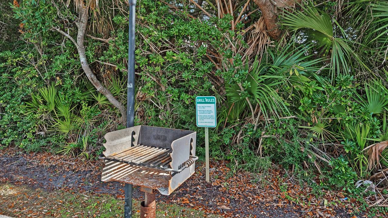 Sand Cliffs Grounds & Amenities Sand Cliffs Grounds & Amenities