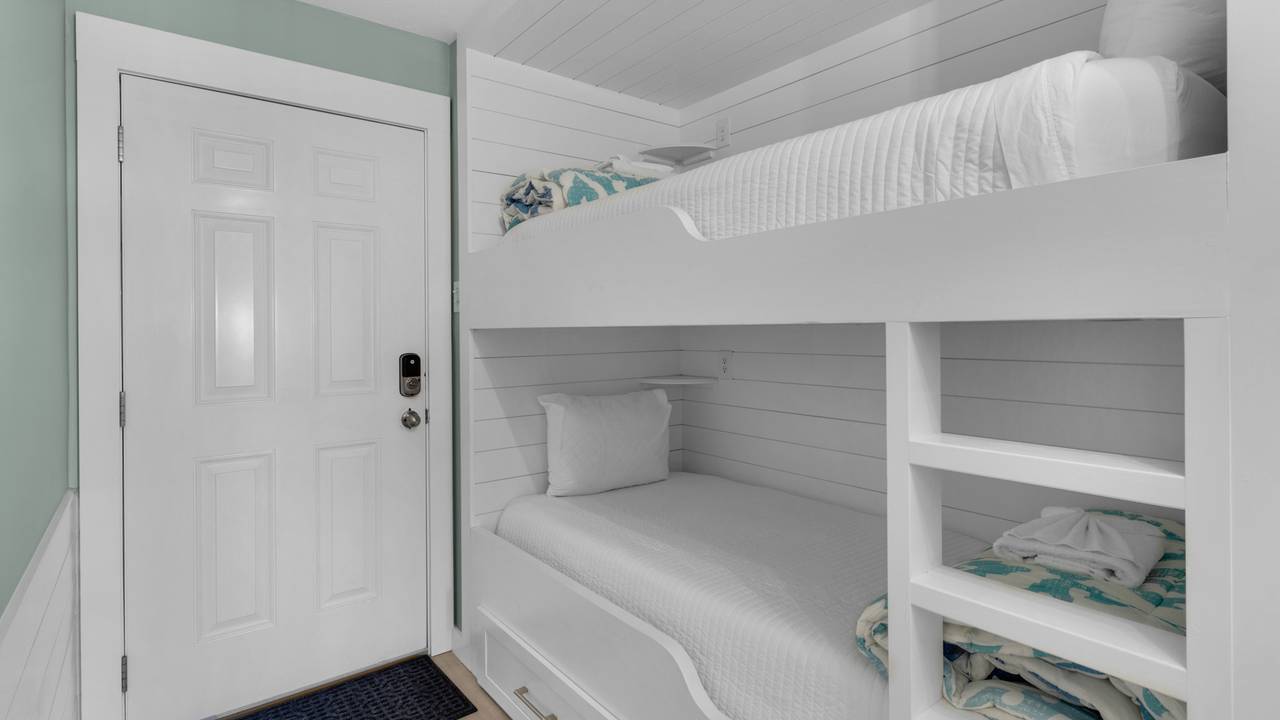 Sand Cliffs 108 Bunk Room Sand Cliffs 108 Bunk Room