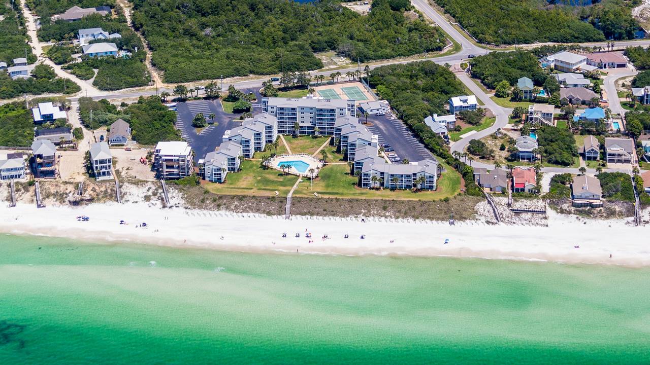 Sand Cliffs Grounds & Amenities Sand Cliffs Grounds & Amenities