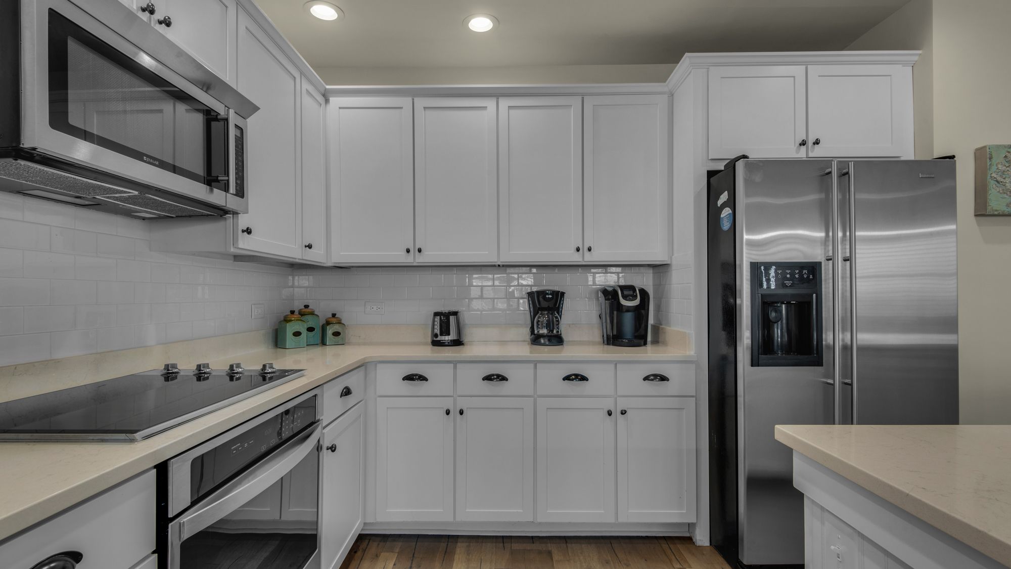 Redfish Village M-2 422 - Deja Blue Kitchen area