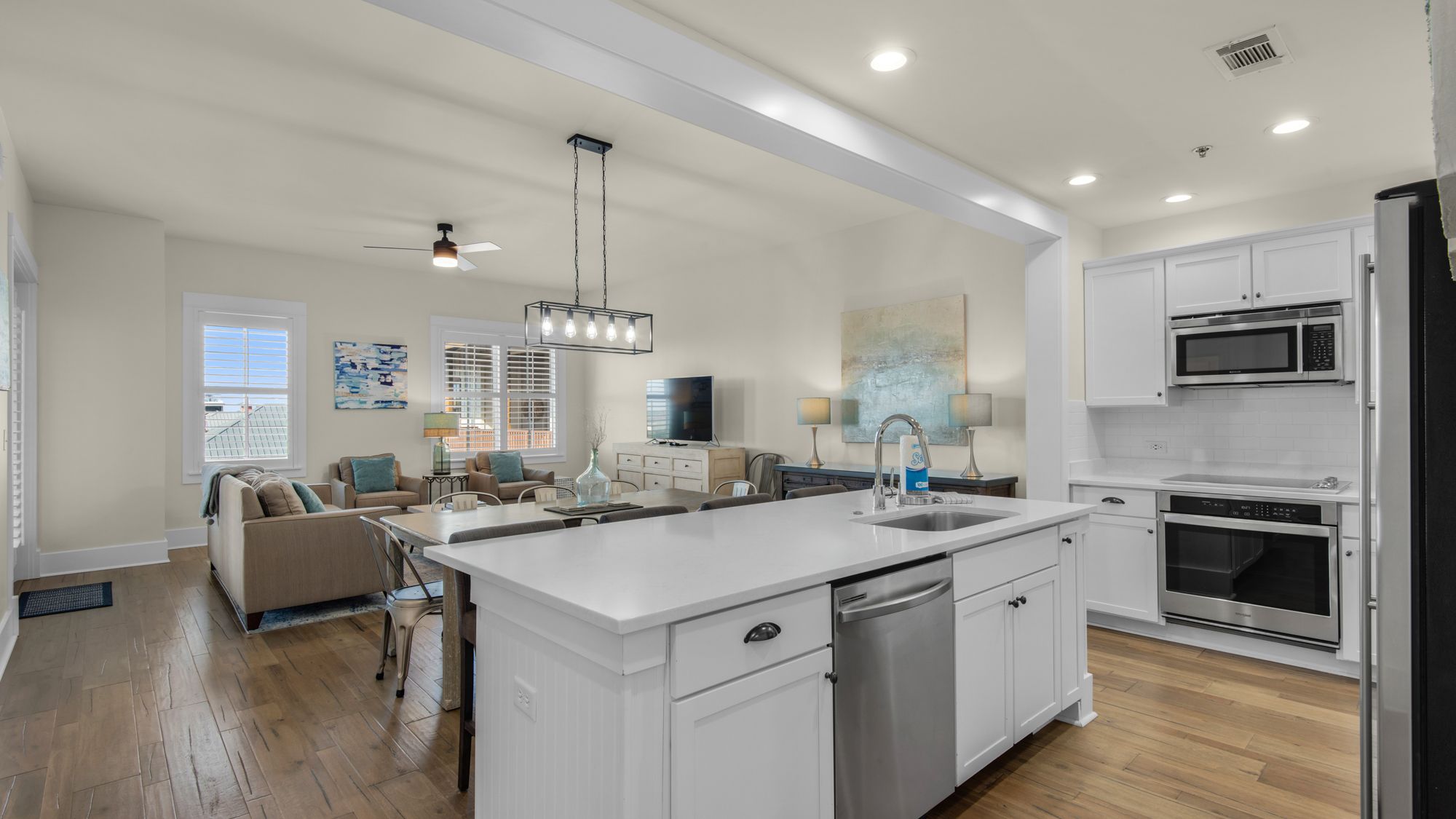 Redfish Village M-2 422 - Deja Blue Kitchen & Living area