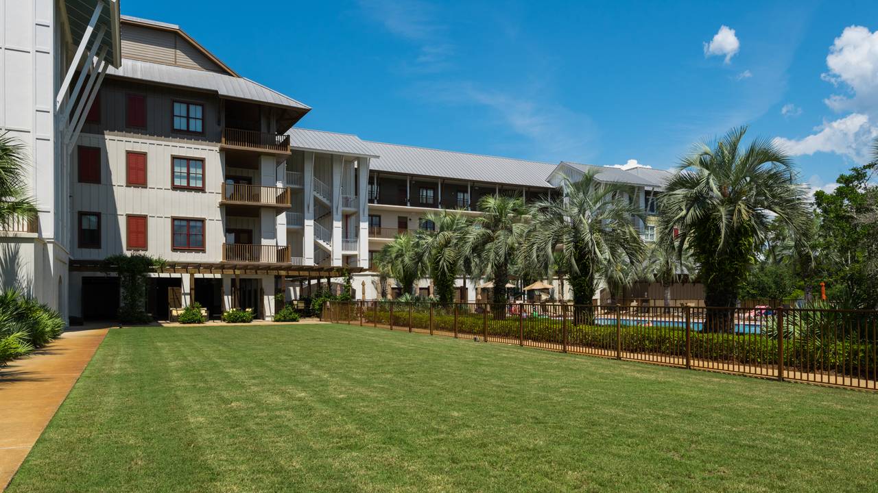 Redfish Village - Lawn area Redfish Village - Lawn area