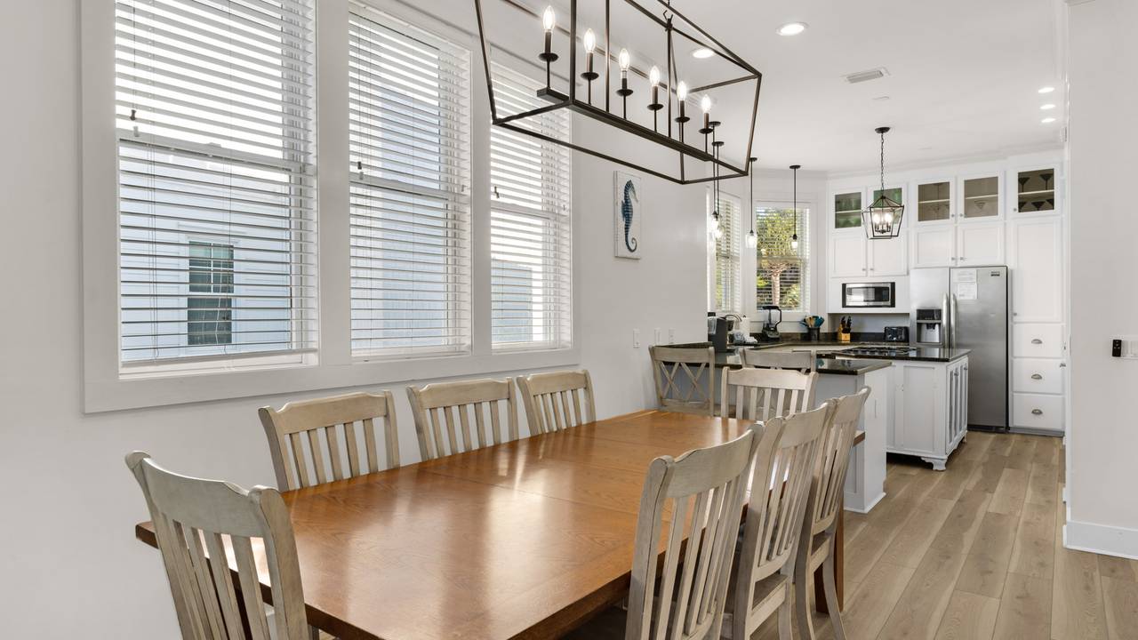 Vitamin Sea - Dining Area Vitamin Sea - Dining Area