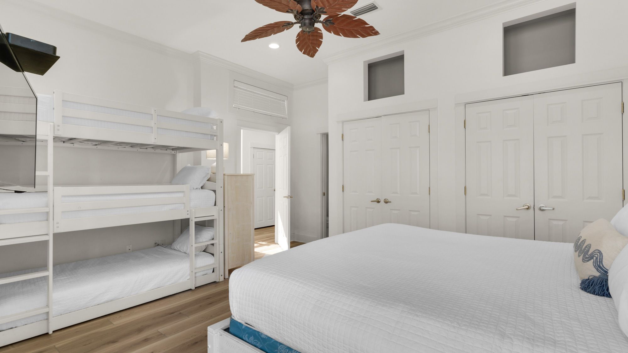 Vitamin Sea - 1st Floor Bedroom